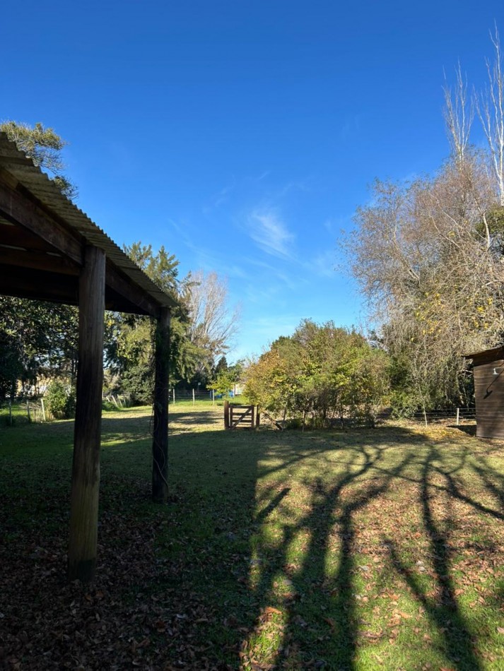 Cabaña con ampliacion sobre amplio lote de 1.530 m² en Punta Indio