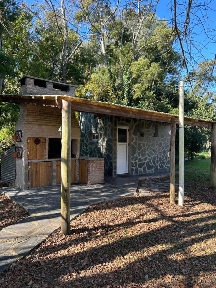 Cabaña con ampliacion sobre amplio lote de 1.530 m² en Punta Indio