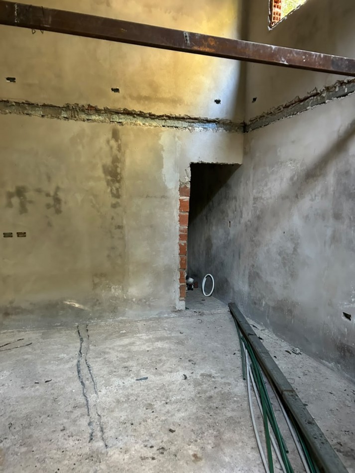 En venta casa en construccion sobre lote de 10x60 calle Sarmiento e Calfucura y Landa, Punta Indio
