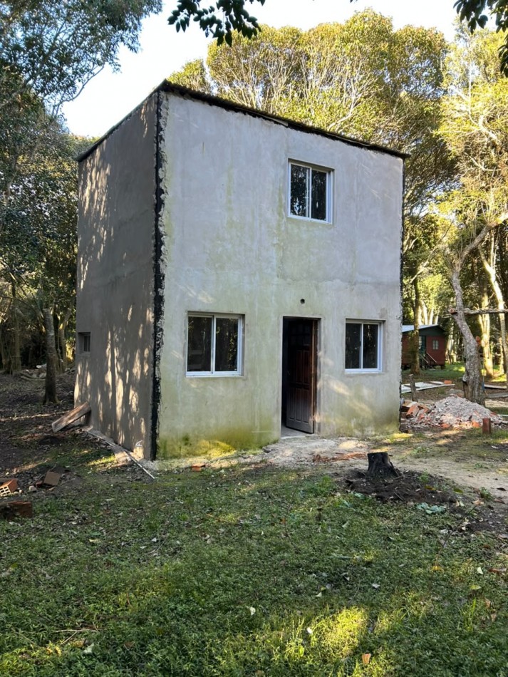 En venta casa en construccion sobre lote de 10x60 calle Sarmiento e Calfucura y Landa, Punta Indio