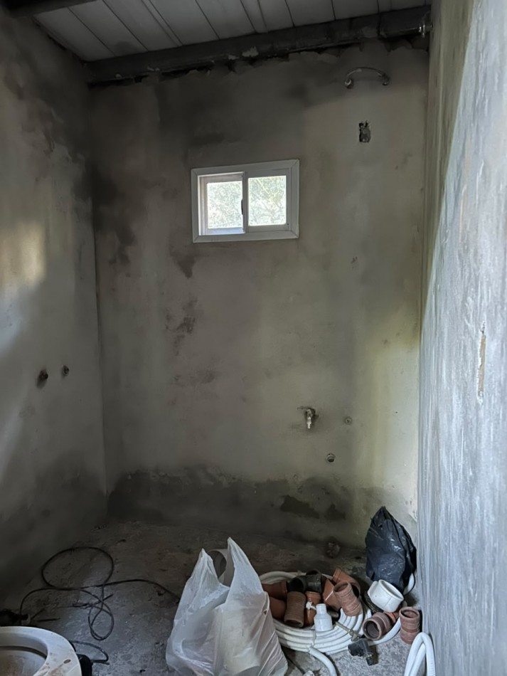 En venta casa en construccion sobre lote de 10x60 calle Sarmiento e Calfucura y Landa, Punta Indio